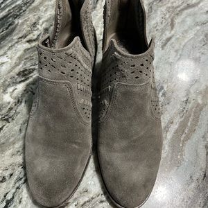 Vince Camuto Prasata Booties